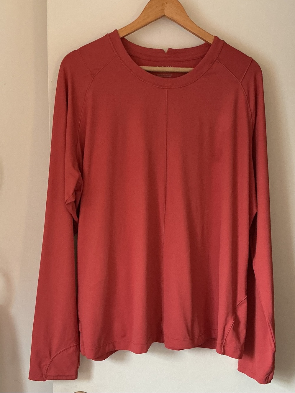 ATHLETA SUNCHASER Women's Long-Sleeve Crewneck Top in Dusty Rose